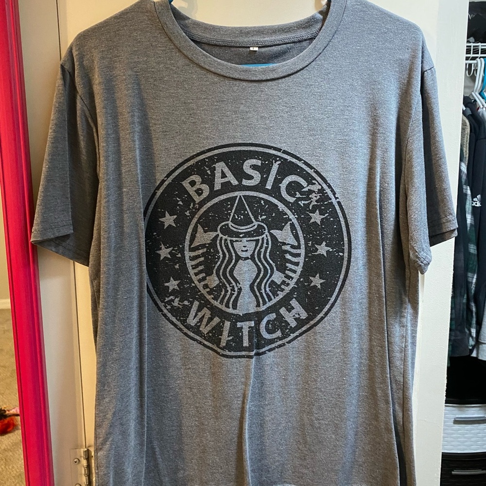 Basic witch graphic tee